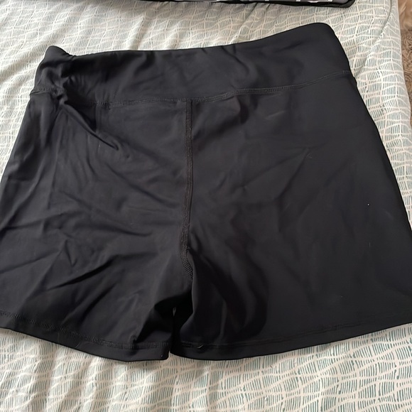 Spandex shorts - Picture 3 of 3